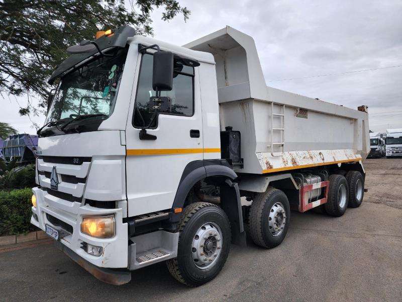 2018 SINOTRUK HOWO 335 8X4 1
