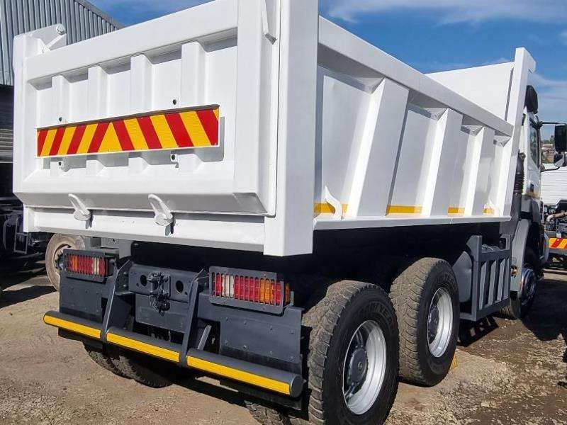 2017 Mercedes-Benz AXOR 3335