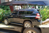 Toyota Landcruiser Black
