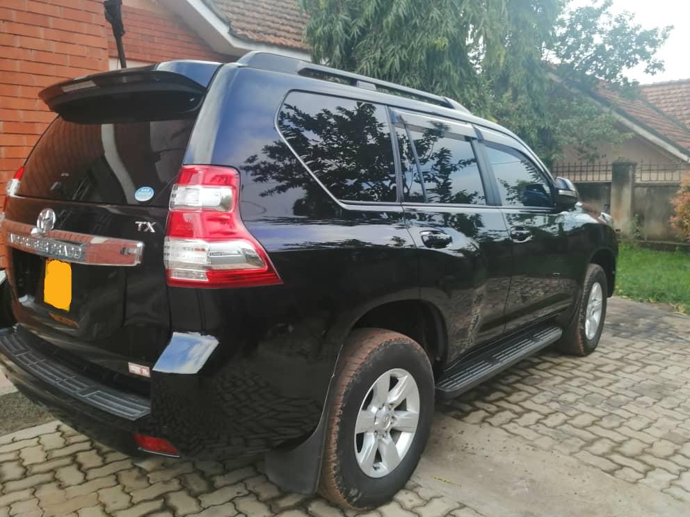 Toyota Landcruiser Black